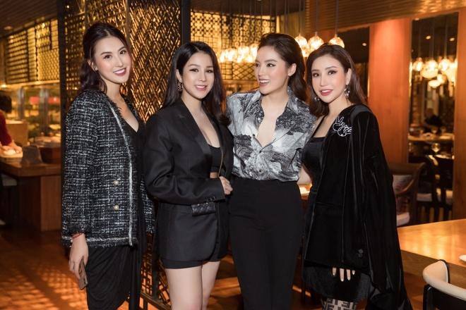 Lạ lắm à nghen: Kỳ Duyên nghỉ dưỡng khoe ngực to tướng như sắp nổ, thế mà sinh nhật lại chân phương kín như bưng-8