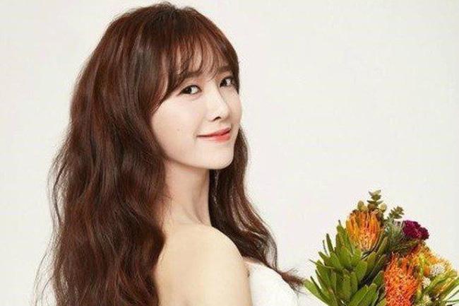 Dân mạng lại ngây ngất với hình ảnh Song Hye Kyo vô cùng nữ tính dù cắt tóc ngắn-2