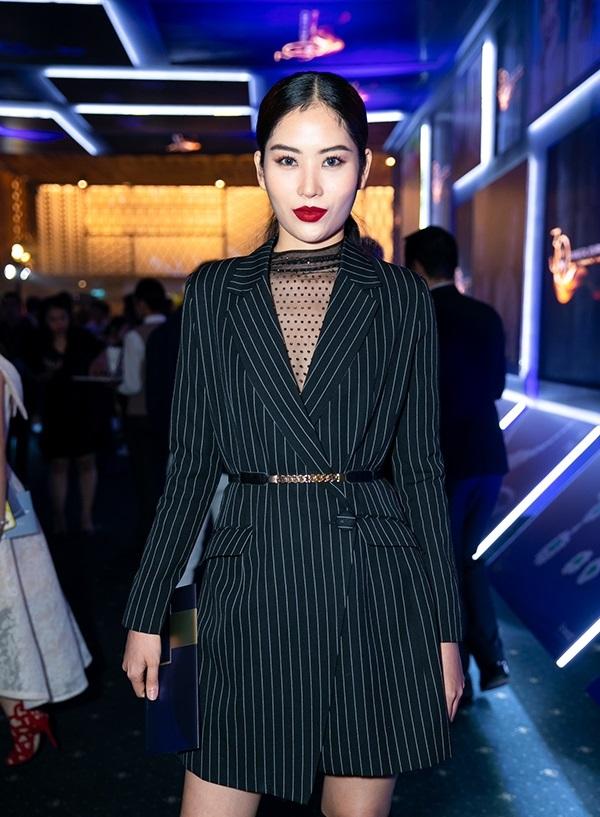 Không chỉ ghi điểm ở Miss World nhờ trang phục, Tiểu Vy gây mê hoặc bởi loạt layout make up cực kì hút mắt-2