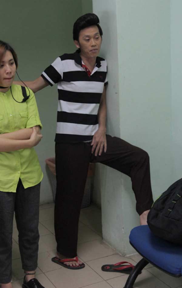 Giàu hiếm ai bằng nhưng Hoài Linh vẫn chỉ mặc áo thun bình dân-3