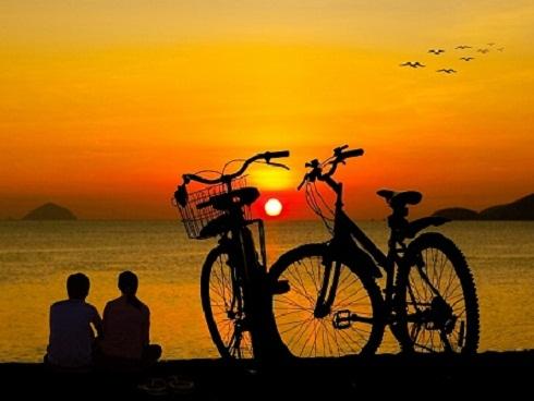 Mua nhẫn cưới gặp người yêu cũ, chàng trai nghẹn ngào: 'Chúng ta làm gì sai mà cuối con đường không là của nhau?'