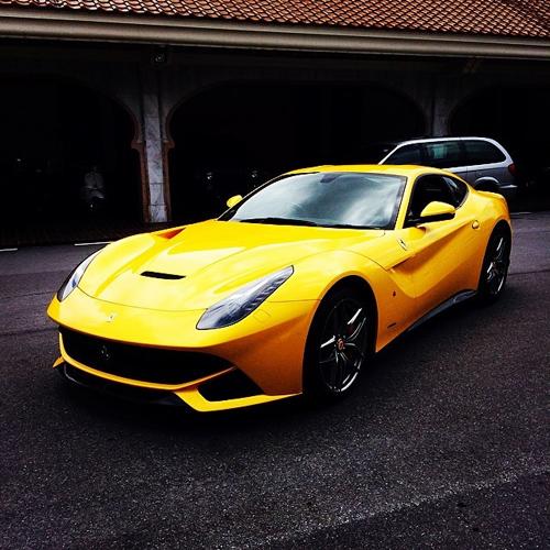 Có hơn 7000 siêu xe và bao cô gái theo đuổi, sao hoàng tử đẹp trai của Brunei vẫn độc thân?-7