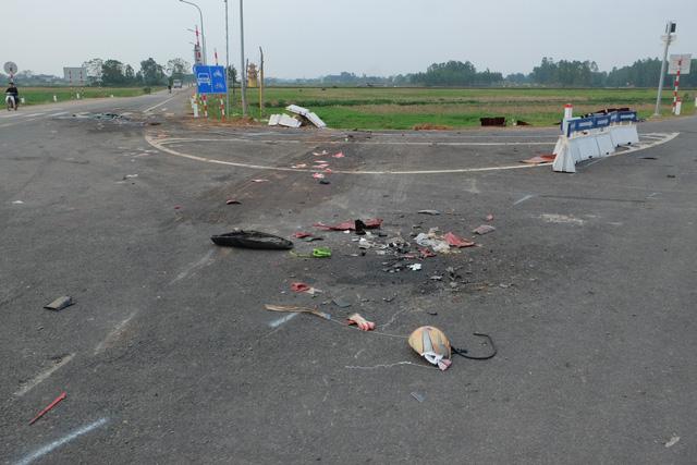 Chồng mất cả vợ lẫn con trong vụ xe container lật ở Ba Vì: Gia đình không ai biết tin cho đến khi đọc báo-1