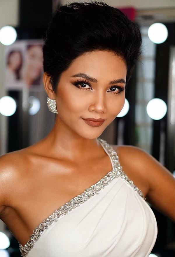 Mỹ nhân nào chịu thật thà như HHen Niê: Tự thừa nhận mình mũi không cao, da không trắng, gò má to-5