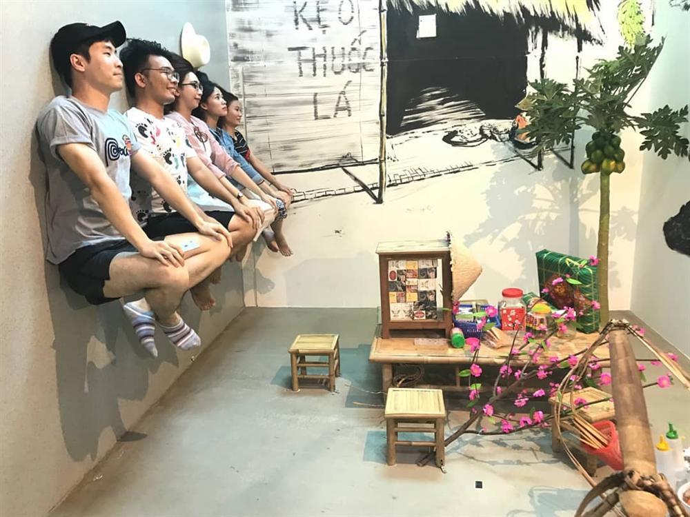 Giới trẻ rộn ràng check-in ngôi nhà úp ngược độc đáo ở Vũng Tàu-8