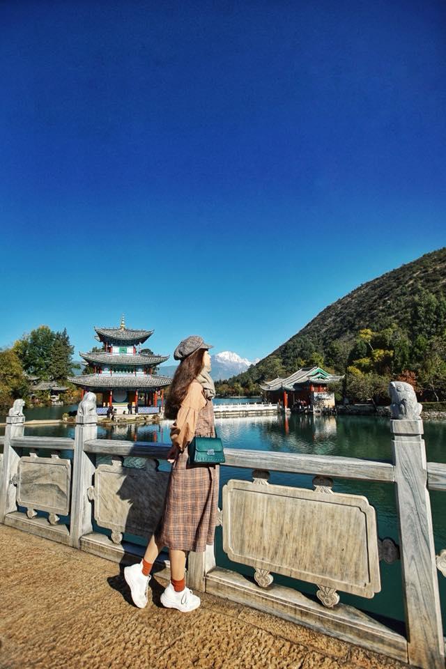 Quay clip chất phát ngất giữa tuyết rơi, cô nàng 9X khiến giới trẻ mơ một lần đến núi Ngọc Long - thiên đường tuyết phủ quanh năm-9