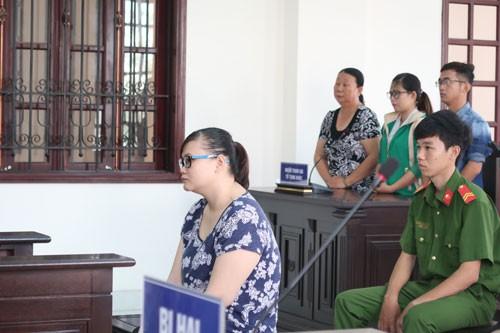 Bảo mẫu hành hạ trẻ: Hối hận, đau đớn!-1