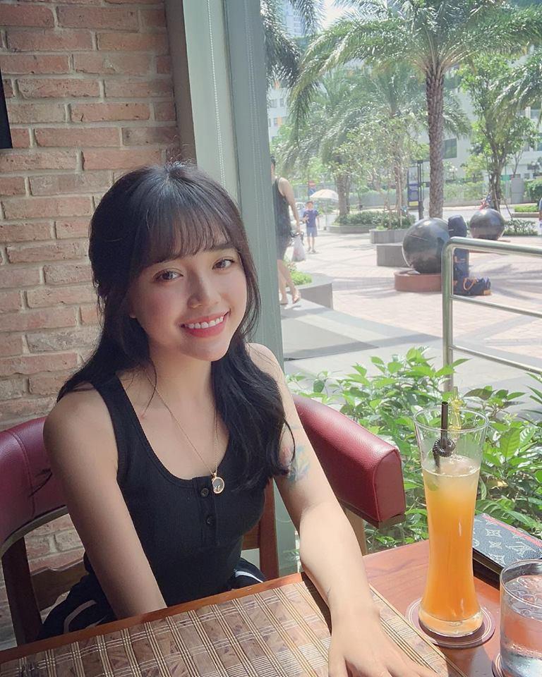 Hết tự tin biến được trai thẳng thành cong, giờ BB Trần còn công khai khoe ảnh đứng đường 8 năm trước-7