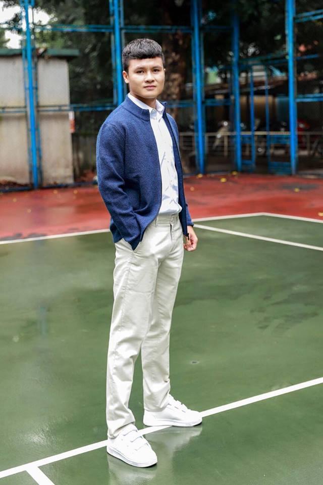 Hết tự tin biến được trai thẳng thành cong, giờ BB Trần còn công khai khoe ảnh đứng đường 8 năm trước-2