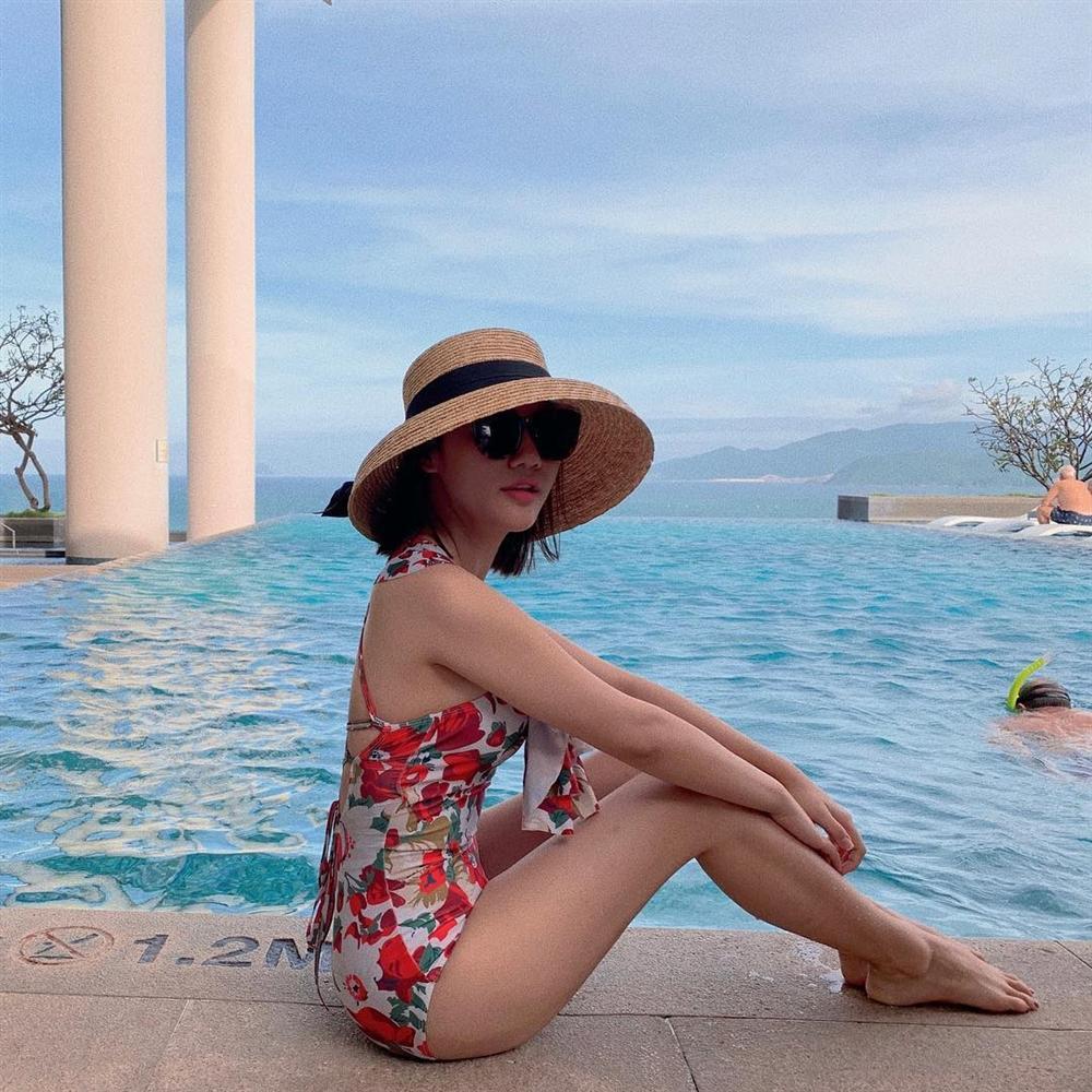 Vĩnh biệt mũm mĩm, Văn Mai Hương phô diễn hình thể nuột nà với bikini khiến vạn cô gái ghen tỵ-1