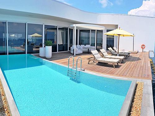 Gia đình Hồ Hạnh Nhi ở khách sạn triệu đô dưới đáy biển đầu tiên trên thế giới, mỗi đêm mất hơn tỷ đồng-6