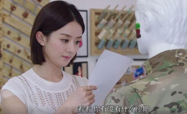 Triệu Lệ Dĩnh và Trịnh Sảng thành thảm họa vì đội tóc giả trong phim mới-1