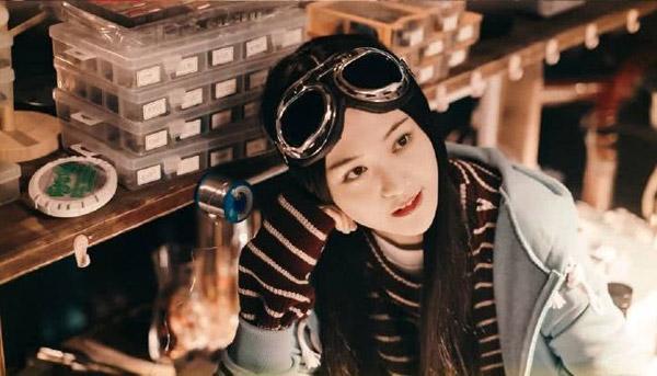 Triệu Lệ Dĩnh và Trịnh Sảng thành thảm họa vì đội tóc giả trong phim mới-5