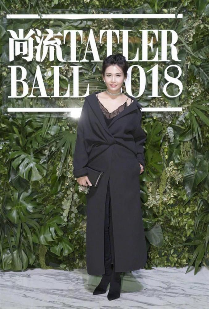 Nhan sắc trái ngược như nước với lửa của 2 quả bom sex Hong Kong đình đám một thời-5