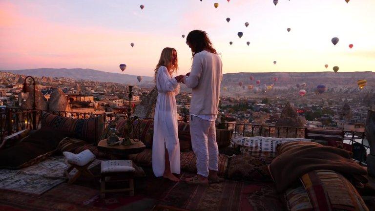 Anh chàng từng đến Việt Nam tìm bạn gái đã có màn cầu hôn đẹp như mơ-5