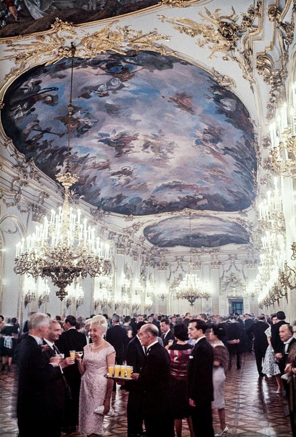 Vòng quanh châu Âu nửa sau thế kỷ 20 qua loạt ảnh màu hiện đại-9