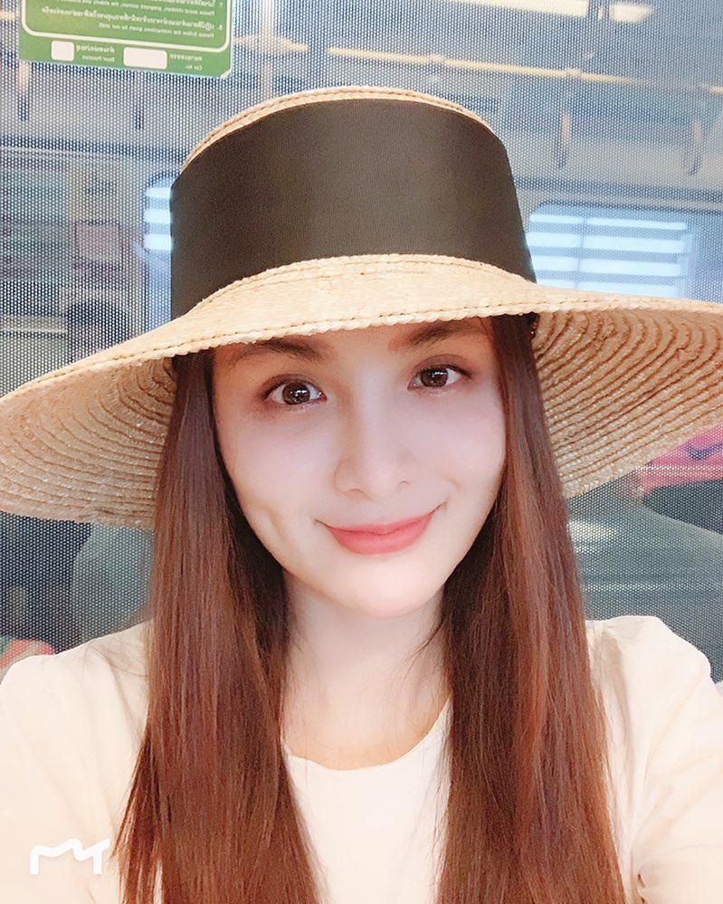 Giữa nghi án dao kéo cằm nhọn hoắt, Diễm Hương vẫn quả quyết: Muốn mặt tròn thì tăng cân thôi-1