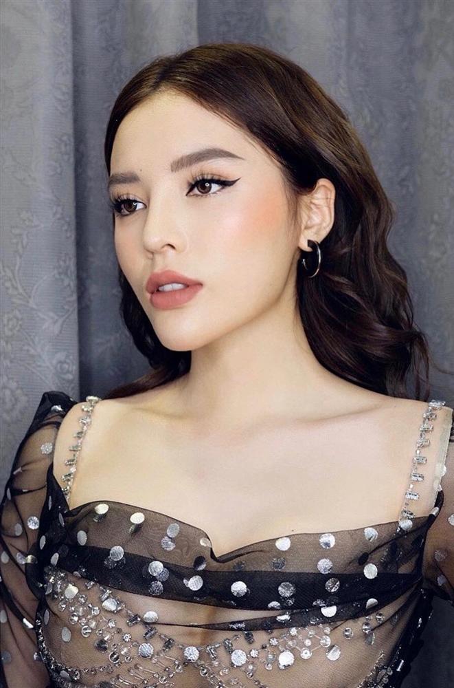 Giữa nghi án dao kéo cằm nhọn hoắt, Diễm Hương vẫn quả quyết: Muốn mặt tròn thì tăng cân thôi-4