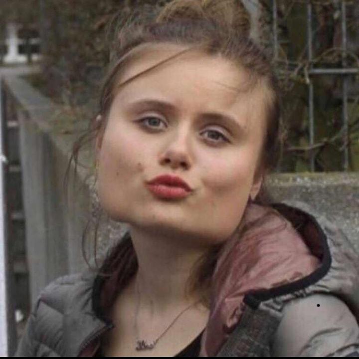 Chàng trai từng gây sốt mạng xã hội Việt vì sở hữu khuôn mặt vuông khó tin bất ngờ tiết lộ đã có bạn gái-3