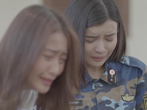 Khả Ngân và Cao Thái Hà khóc hết nước mắt khi nghe tin người yêu hi sinh