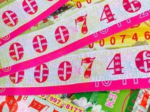 Một cán bộ ở Tây Ninh trúng thưởng 80 tờ vé số trị giá hơn 19 tỷ đồng-2