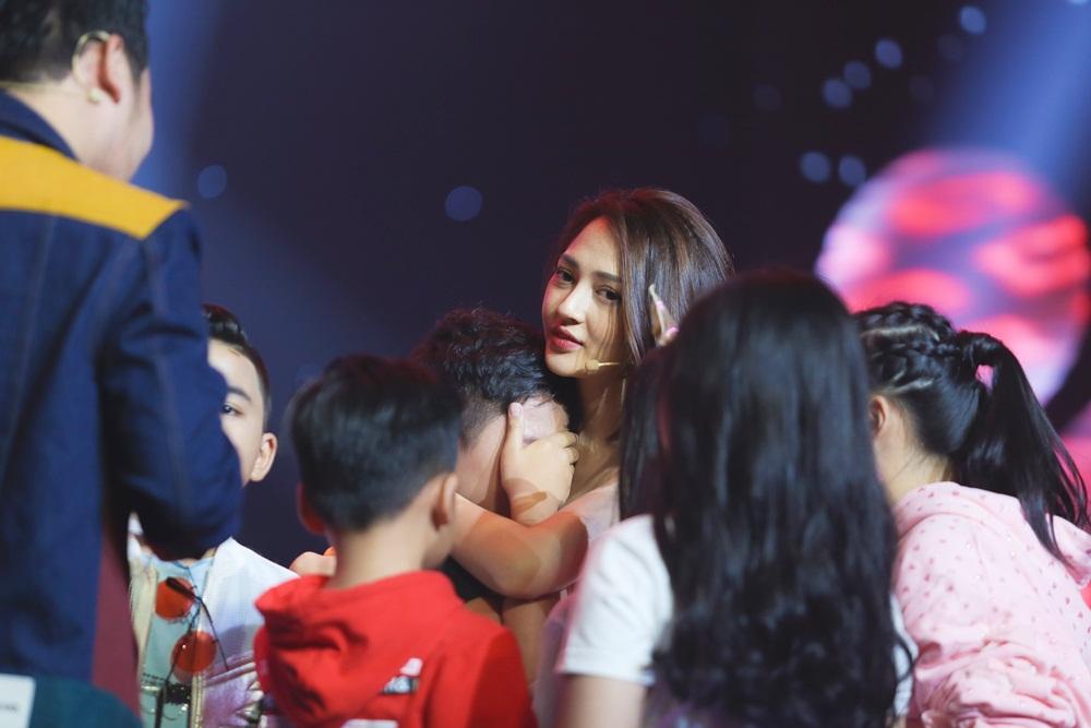 Bảo Anh đau khổ, Khắc Hưng bật khóc như mưa vì tự tay đưa học trò vào top nguy hiểm-9