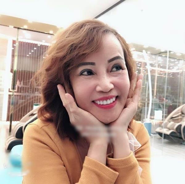 Hết làm răng rồi lại khoe tóc ngắn thời thượng, nhiều người thốt lên không thể nhận ra cô dâu 61 tuổi-3