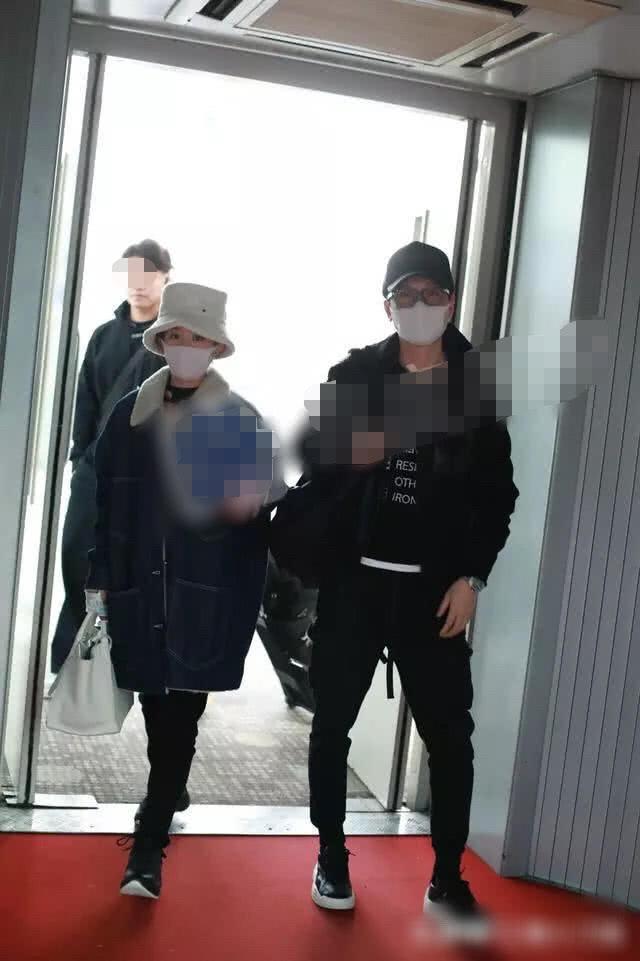 Triệu Lệ Dĩnh bịt kín mít, mặc áo rộng che vòng hai-2