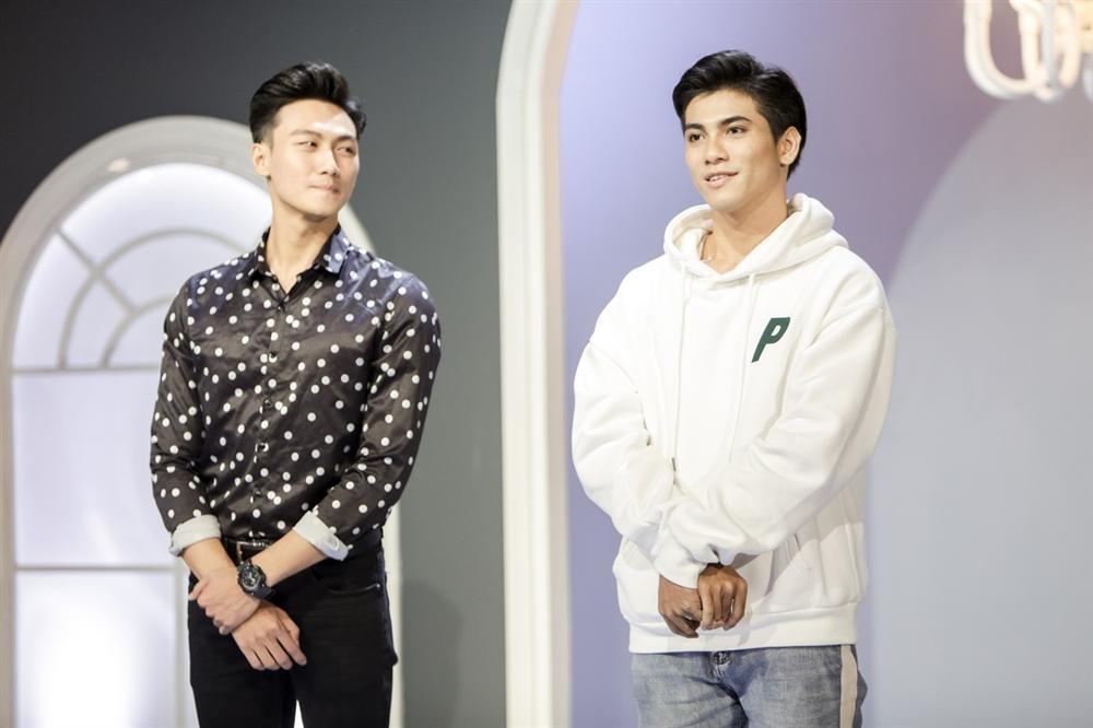 Minh Hằng gây shock khi hỏi thẳng 2 nam thí sinh The Face trong phòng loại: Các em yêu nhau à?-13