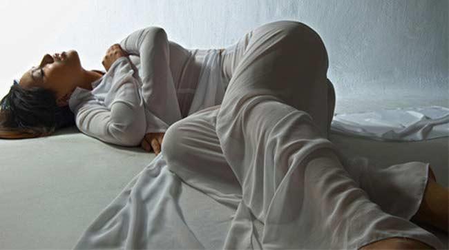 Những bông hậu Việt từng mạnh dạn cởi đồ chụp ảnh nude - đóng cảnh nóng-2