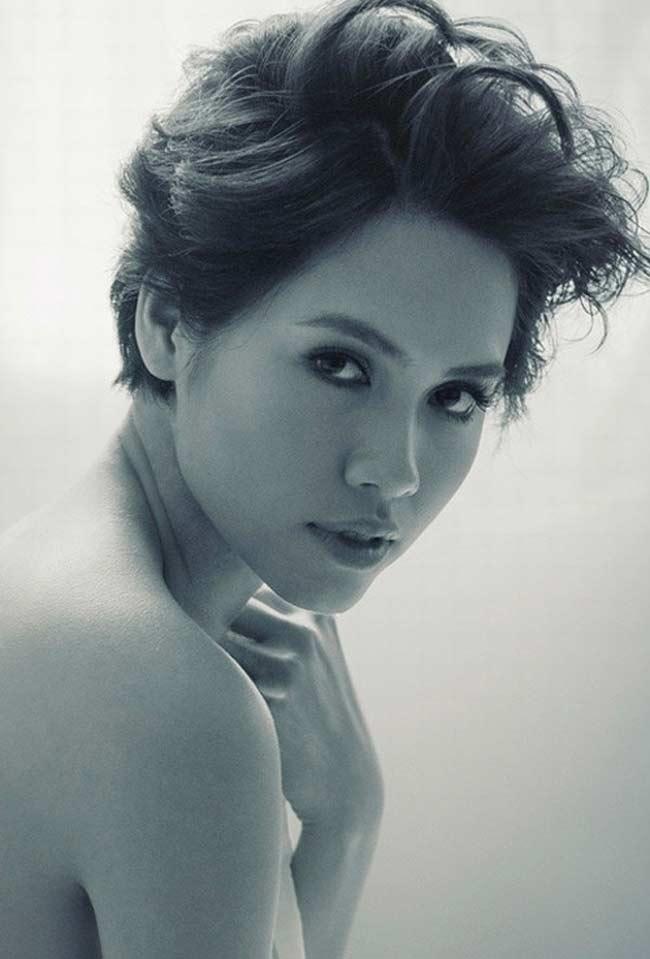 Những bông hậu Việt từng mạnh dạn cởi đồ chụp ảnh nude - đóng cảnh nóng-13