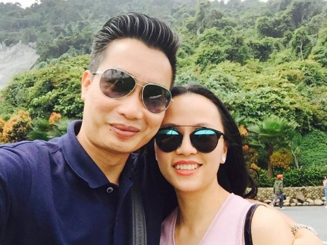 MC đình đám của VTV bất ngờ khoe cận nhan sắc bà xã xinh đẹp sau 15 năm về sống chung một nhà-9