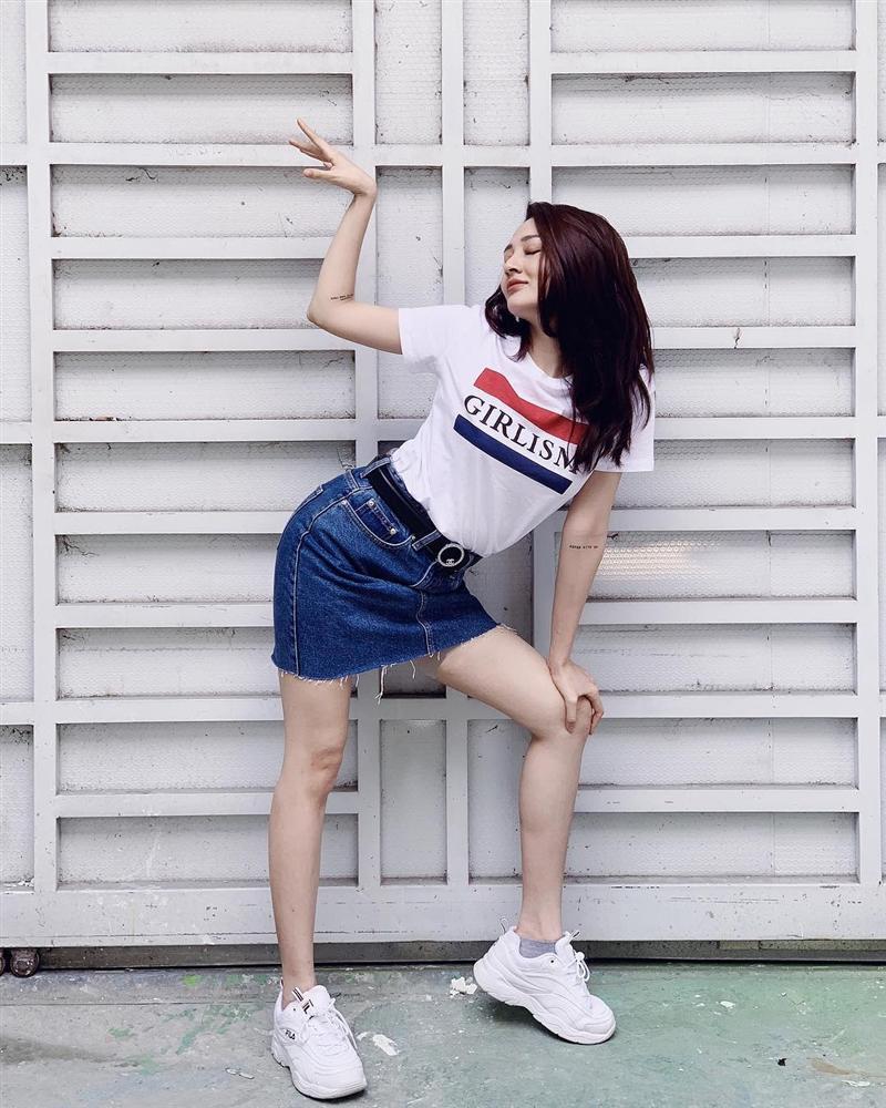 Chị em con chấy cắn đôi của Tăng Thanh Hà mặc bikini phô diễn hình thể nuột nà ở tuổi 40-3