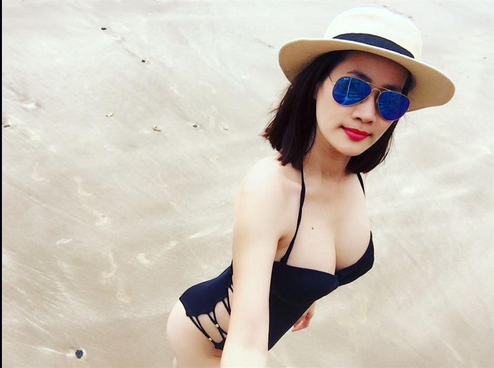 Chị em con chấy cắn đôi của Tăng Thanh Hà mặc bikini phô diễn hình thể nuột nà ở tuổi 40-1