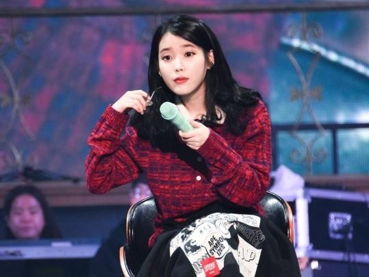 Loạt idol Hàn thi nhau cover vũ đạo BbiBbi của IU-1