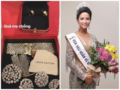 Khoe đồ hàng hiệu được 'mẹ chồng' tặng, H'Hen Niê khiến fan sửng sốt, hốt hoảng