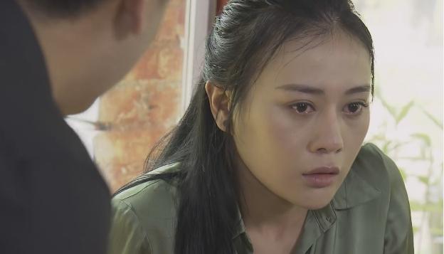 Quỳnh Búp Bê tập cuối: Quỳnh bị đâm nằm trên vũng máu bên cạnh bố dượng-3