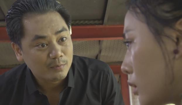 Quỳnh Búp Bê tập cuối: Quỳnh bị đâm nằm trên vũng máu bên cạnh bố dượng-4