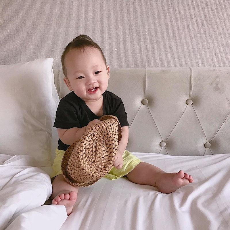 Ngắm nhóc tì đáng yêu nhà Ly Kute, ai cũng phải gật gù vì lý do này-1