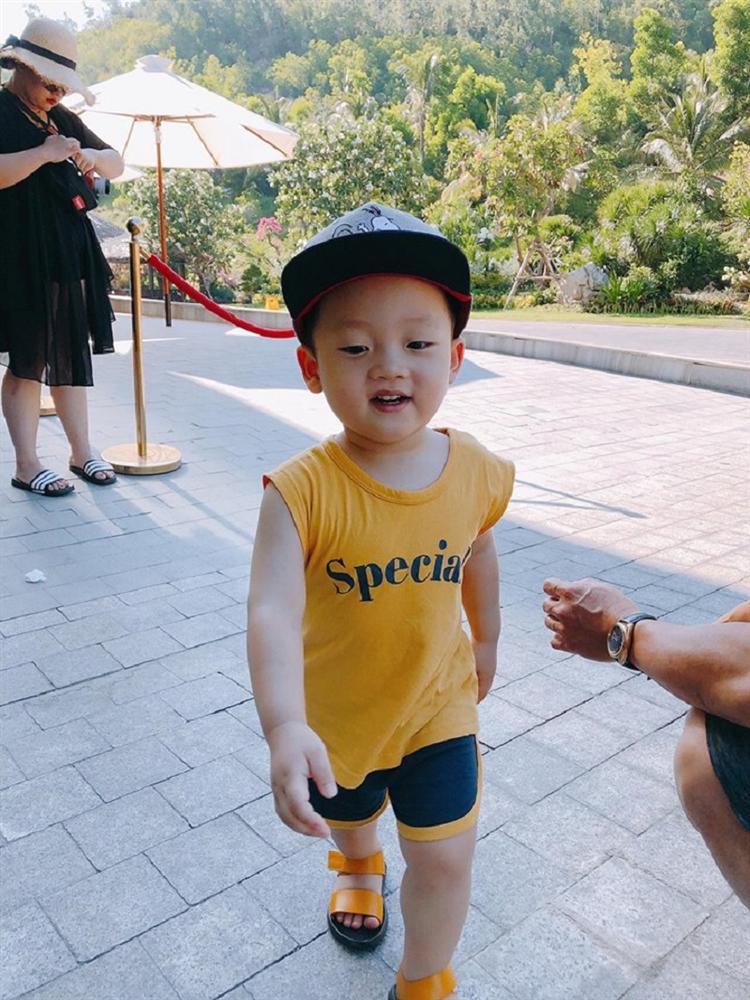 Ngắm nhóc tì đáng yêu nhà Ly Kute, ai cũng phải gật gù vì lý do này-10