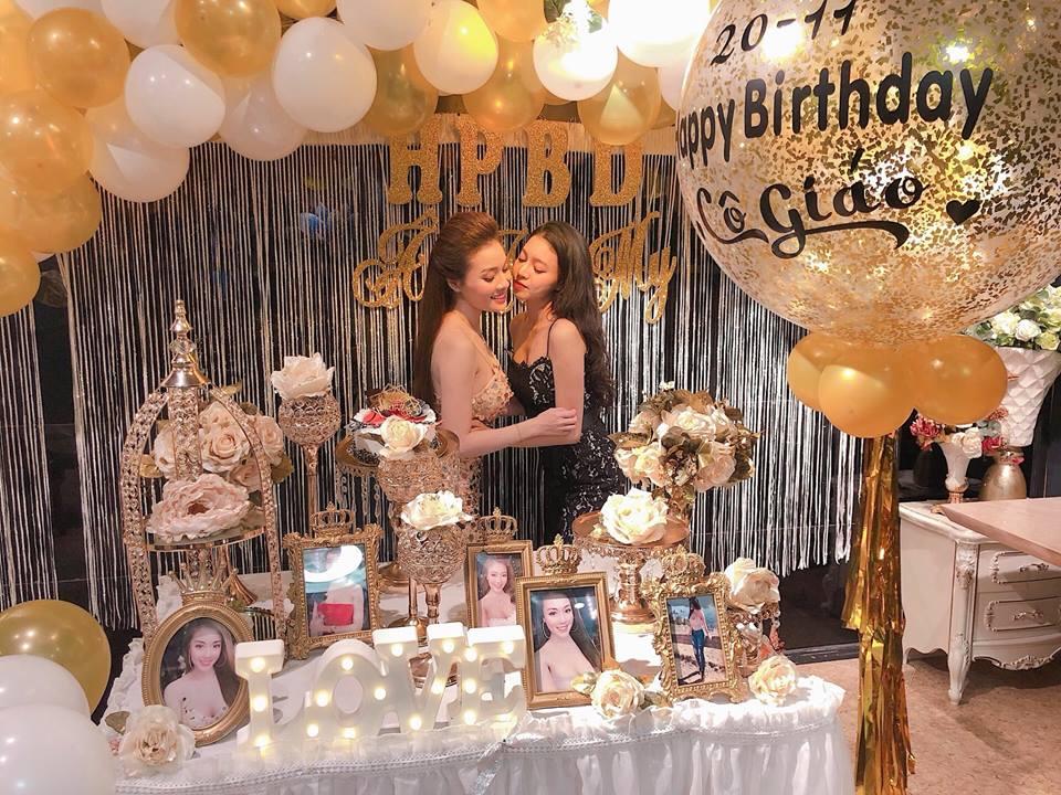 Sinh nhật đúng ngày 20/11, nữ giảng viên cực hot trên mạng xã hội khoe loạt hình ảnh nóng bỏng chào tuổi mới-3