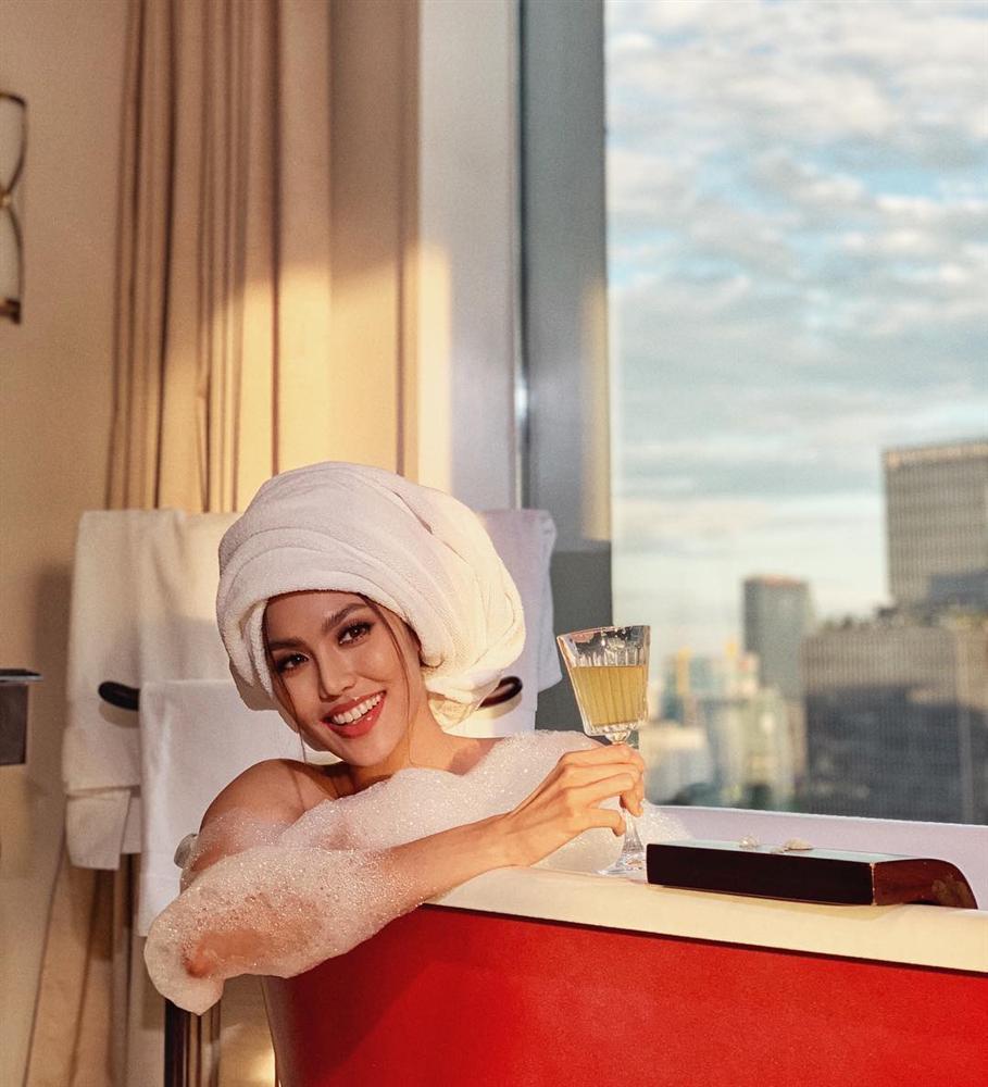 Cưới chồng đại gia xong rồi, Lan Khuê táo bạo khoe ảnh tắm bồn tuyệt đẹp-1