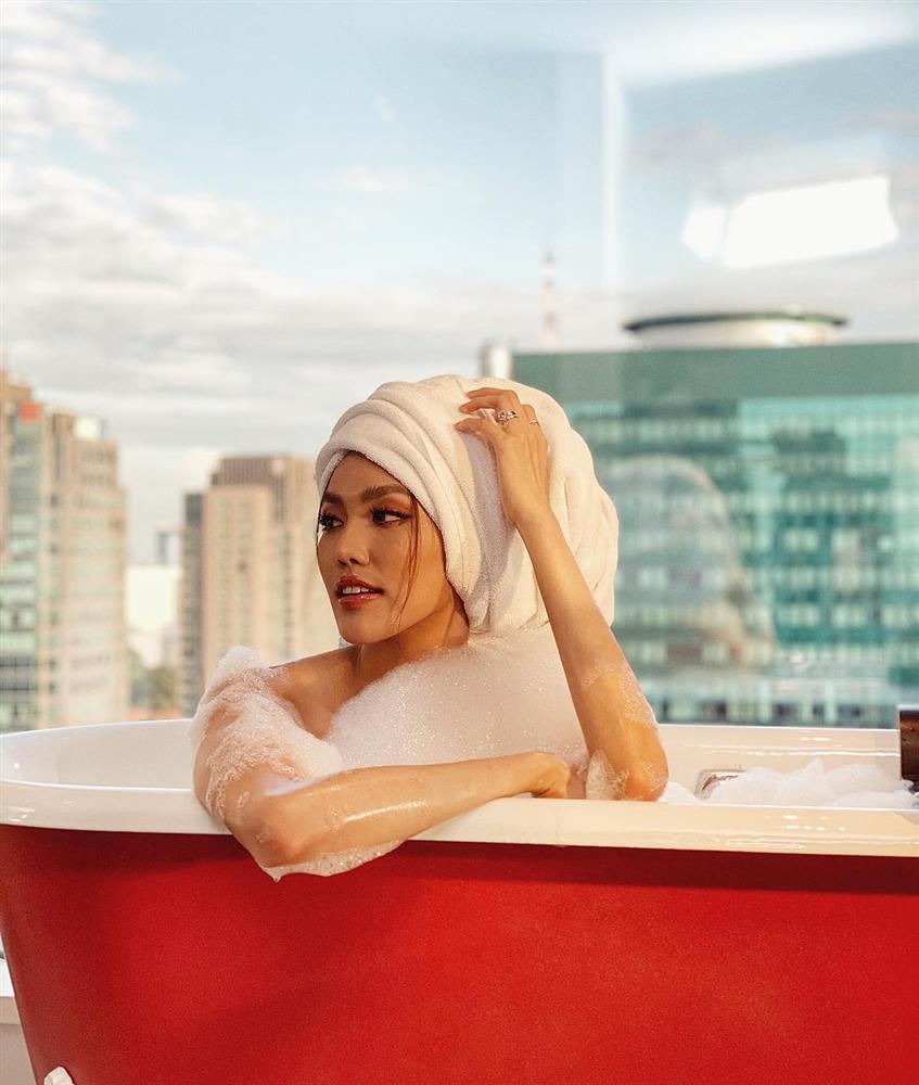 Cưới chồng đại gia xong rồi, Lan Khuê táo bạo khoe ảnh tắm bồn tuyệt đẹp-2