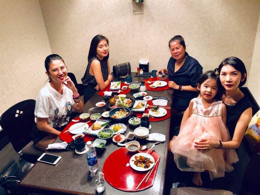 Cưới chồng đại gia xong rồi, Lan Khuê táo bạo khoe ảnh tắm bồn tuyệt đẹp-11