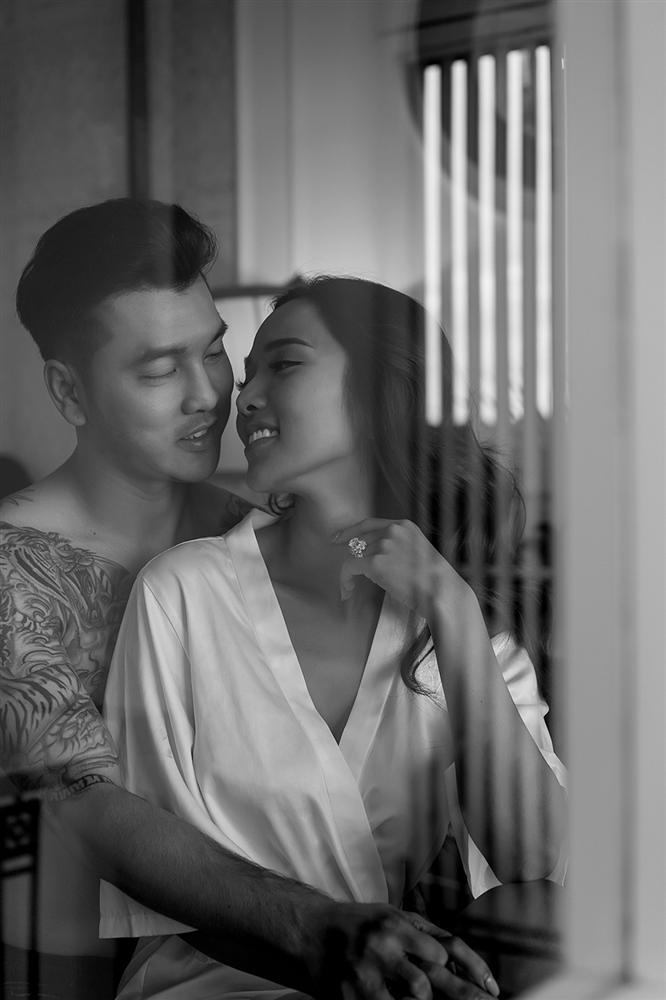 Ưng Hoàng Phúc cởi trần khoe hình xăm cực chất trong bộ ảnh cưới cùng bà xã Kim Cương-3