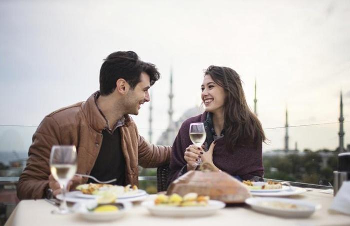 Các nàng à, chàng chẳng để ý những điều này vào ngày hẹn hò đầu tiên đâu-3