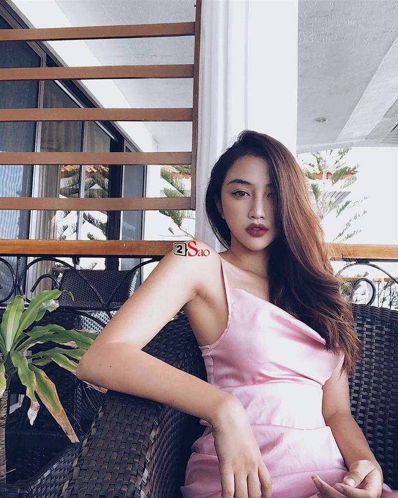 Môi đã dày, Thiên Nga The Face còn biến thành nỗi ám ảnh với người khác với cách tô son đậm đáng sợ-4