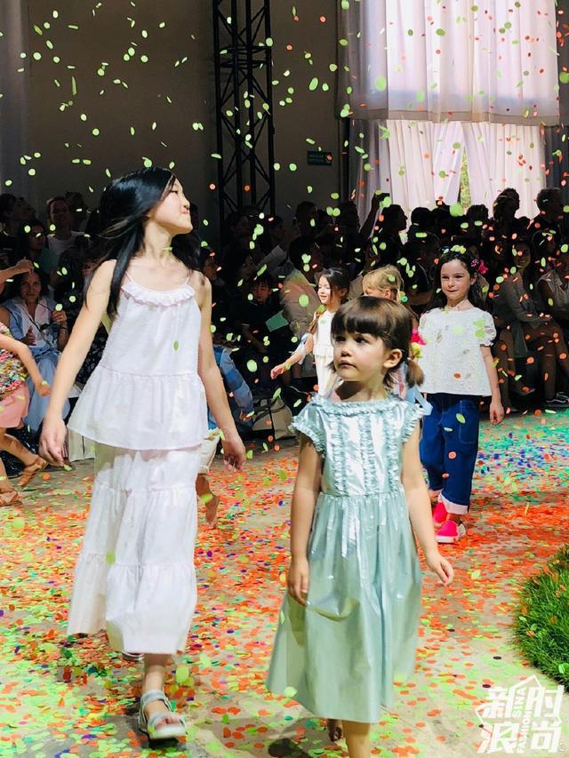 Hở hàm ếch thì sao? Ái nữ nhà Lý Á Bằng - Vương Phi cực kỳ tự tin xuất hiện trên trang bìa tạp chí đấy thôi!-6