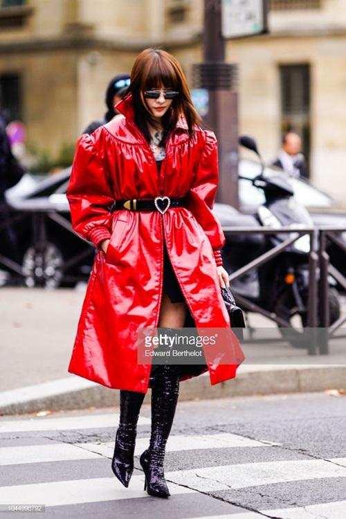 Ai mà ngờ kiểu áo bóng nhẫy này có ngày thành mốt?-8