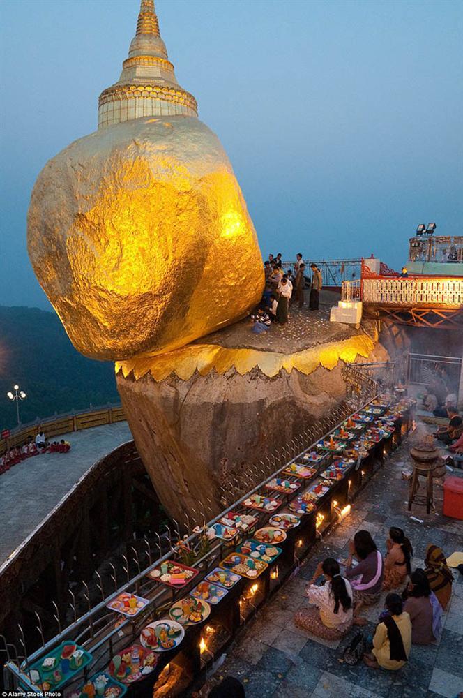Hòn đá thiêng bằng vàng ở Myanmar và bí mật ẩn chứa bên trong-4